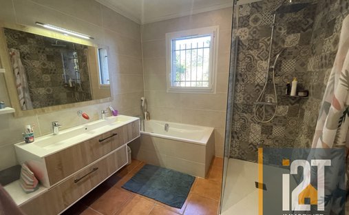 Stone Farmhouse With Gîtes And Vineyard In Aop Côtes Du Rhône 13 Ha Of Tranquility In The Gard