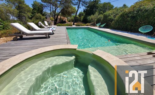 Château 1330 M² Sur 13 Ha Proximité Nimes - 2