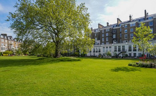 Apartment in Little Venice, Westminster, England 1