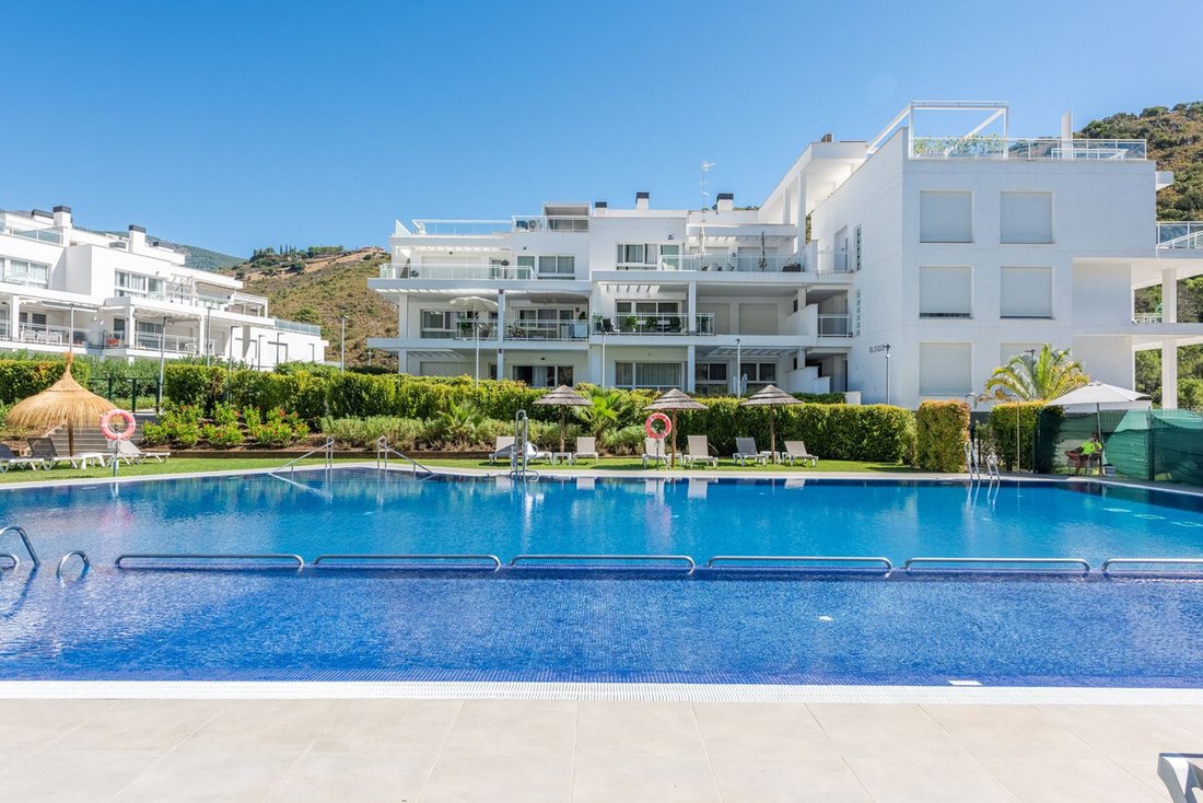 Apartment in Benahavis, Andalusia, Spain 2 - 17045934