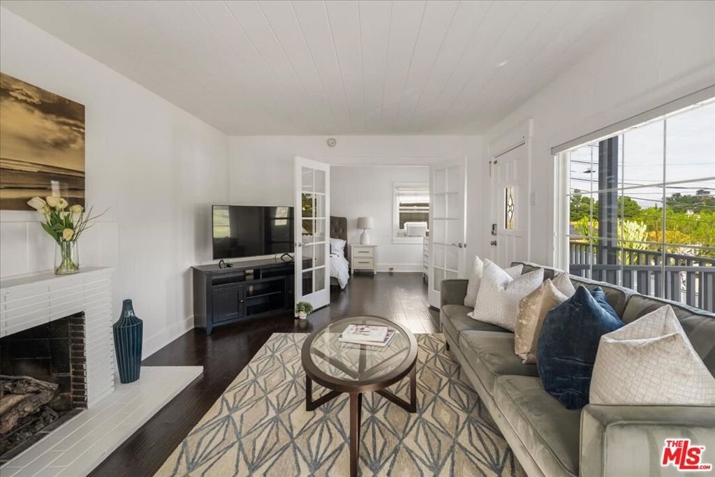 Los Angeles, California, United States 4 - 17045465