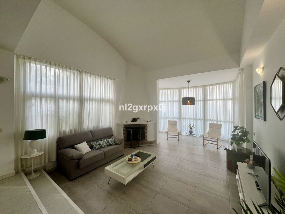 Villa in Elviria-Cabopino, Marbella, Spain 4 - 17046016