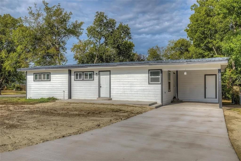 Celeste, Texas, United States 1 - 17045476