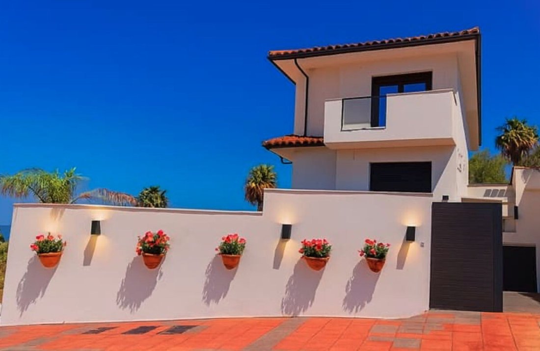 Villa in Manilva, Andalusia, Spain 1 - 17046123