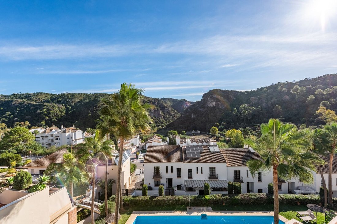Villa in Benahavis, Andalusia, Spain 1 - 17046088