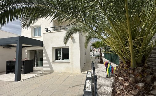 Stone Farmhouse With Gîtes And Vineyard In Aop Côtes Du Rhône 13 Ha Of Tranquility In The Gard