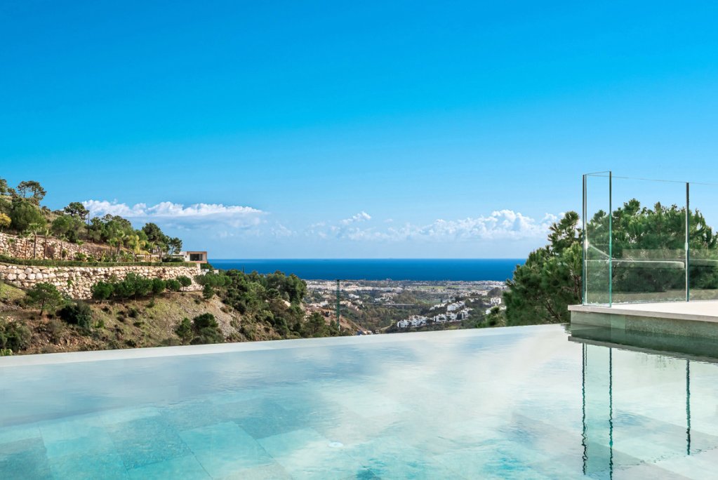 Villa in Marbella, Andalusia, Spain 2 - 17025056