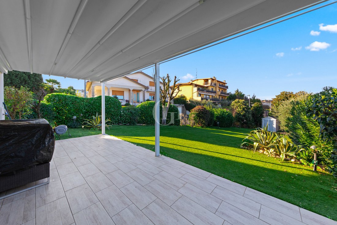 House in Rivoltella, Desenzano del Garda, Lombardy 2 - 17045642