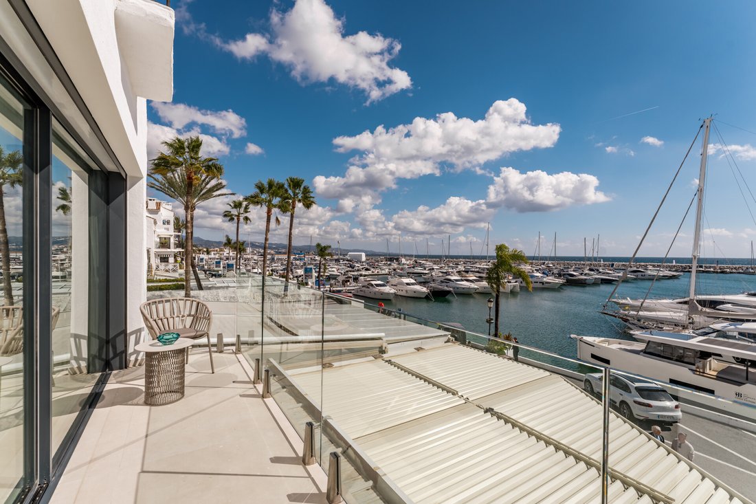 Apartment in Marbella, Andalusia, Spain 2 - 17045747