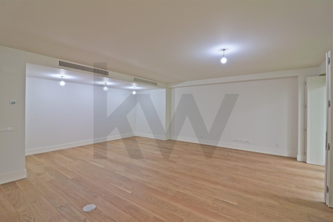 Apartment in Santo Antonio, Lisbon, Portugal 4 - 14902547