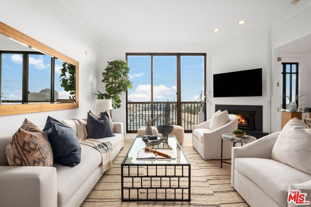 Condo in Los Angeles, California, United States 5 - 17045433