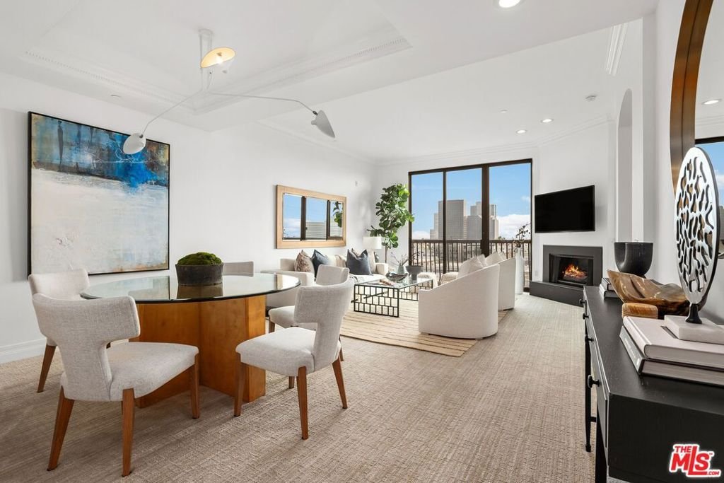 Condo in Los Angeles, California, United States 3 - 17045433