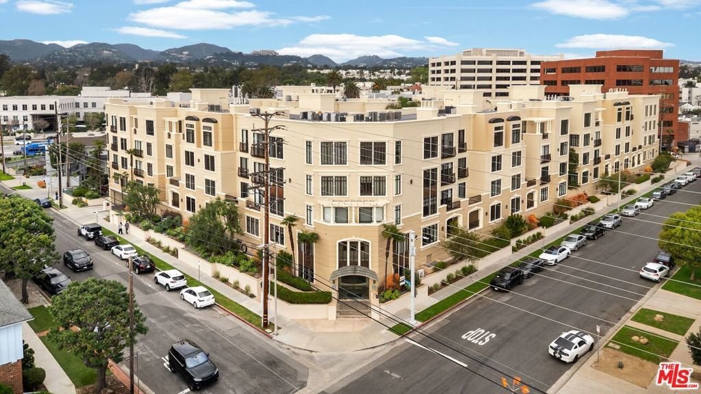 Condo in Los Angeles, California, United States 2 - 17045433