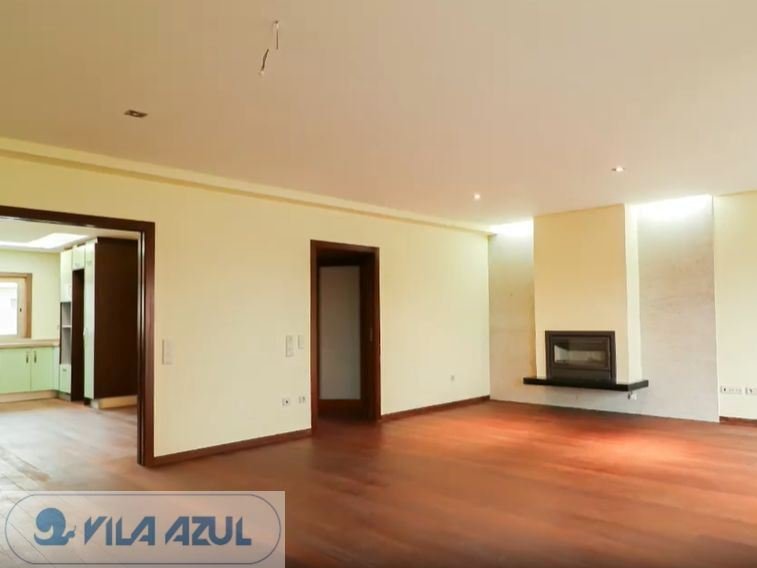 Townhouse in Mafamude e Vilar do Paraiso, Porto District, Portugal 1 - 17045621