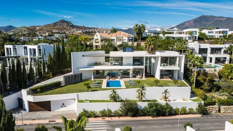 Villa in Benahavis, Andalusia, Spain 2 - 17045743