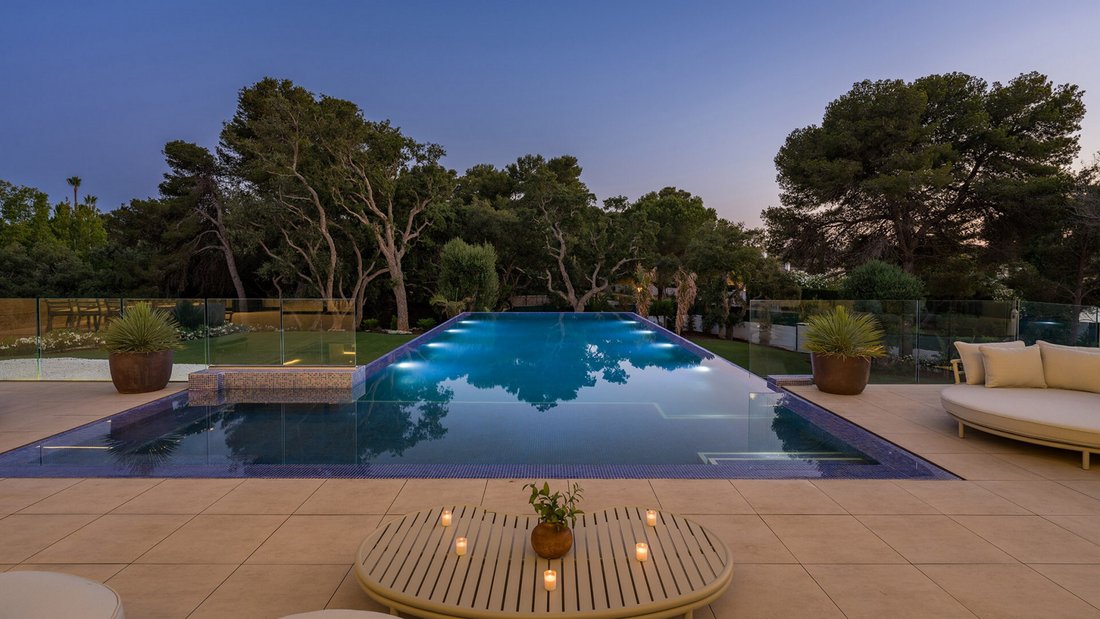 Villa in Sotogrande, San Roque, Andalusia 2 - 17045650