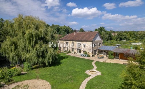 House in Senlis, Hauts-de-France, France 1