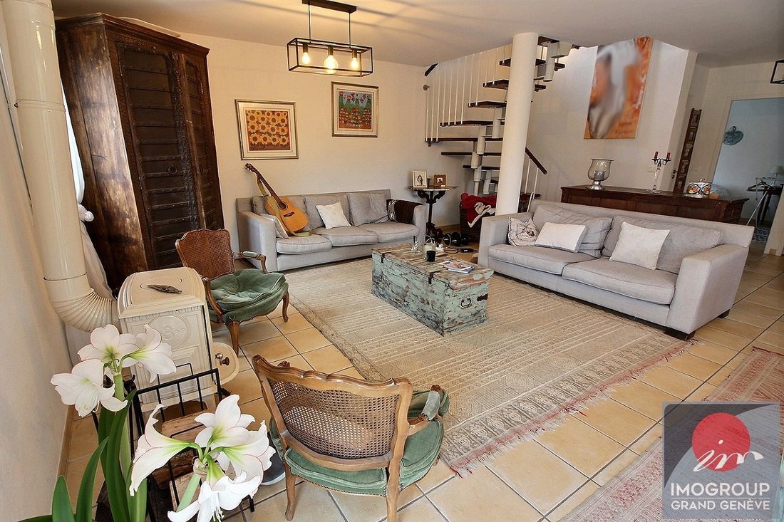 Villa in Veigy-Foncenex, Auvergne-Rhône-Alpes, France 1 - 17045265