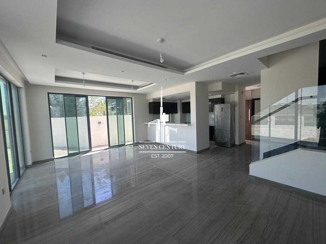 Villa in Damac Hills, Dubai, United Arab Emirates 1 - 17045638