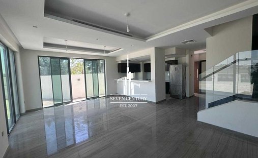 Villa in Damac Hills, Dubai, United Arab Emirates 1