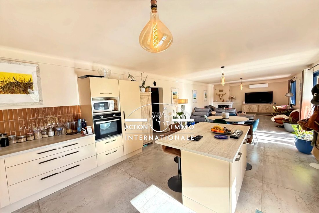 Villa in Mouriès, Provence-Alpes-Côte d'Azur, France 4 - 17045884