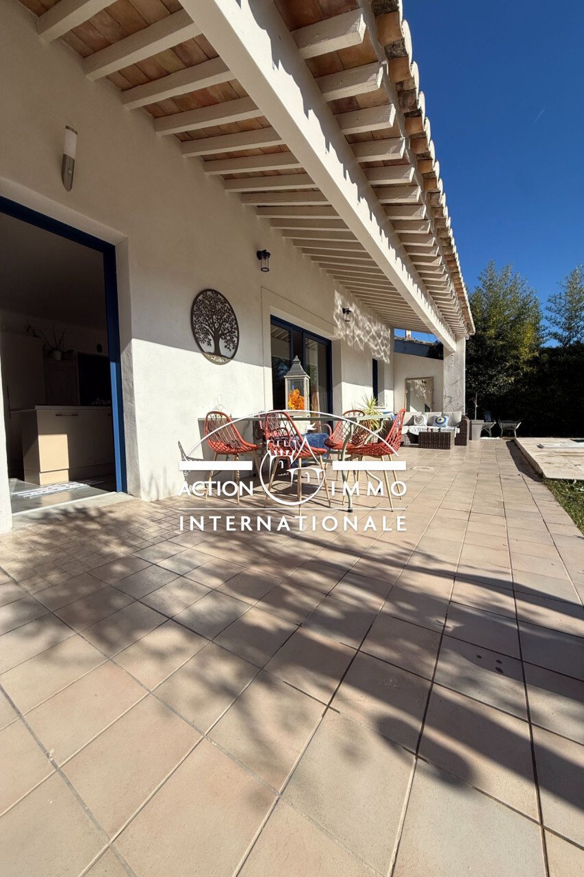Villa in Mouriès, Provence-Alpes-Côte d'Azur, France 2 - 17045884