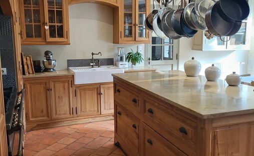 Stone Farmhouse With Gîtes And Vineyard In Aop Côtes Du Rhône 13 Ha Of Tranquility In The Gard