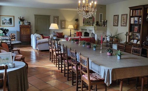 Stone Farmhouse With Gîtes And Vineyard In Aop Côtes Du Rhône 13 Ha Of Tranquility In The Gard