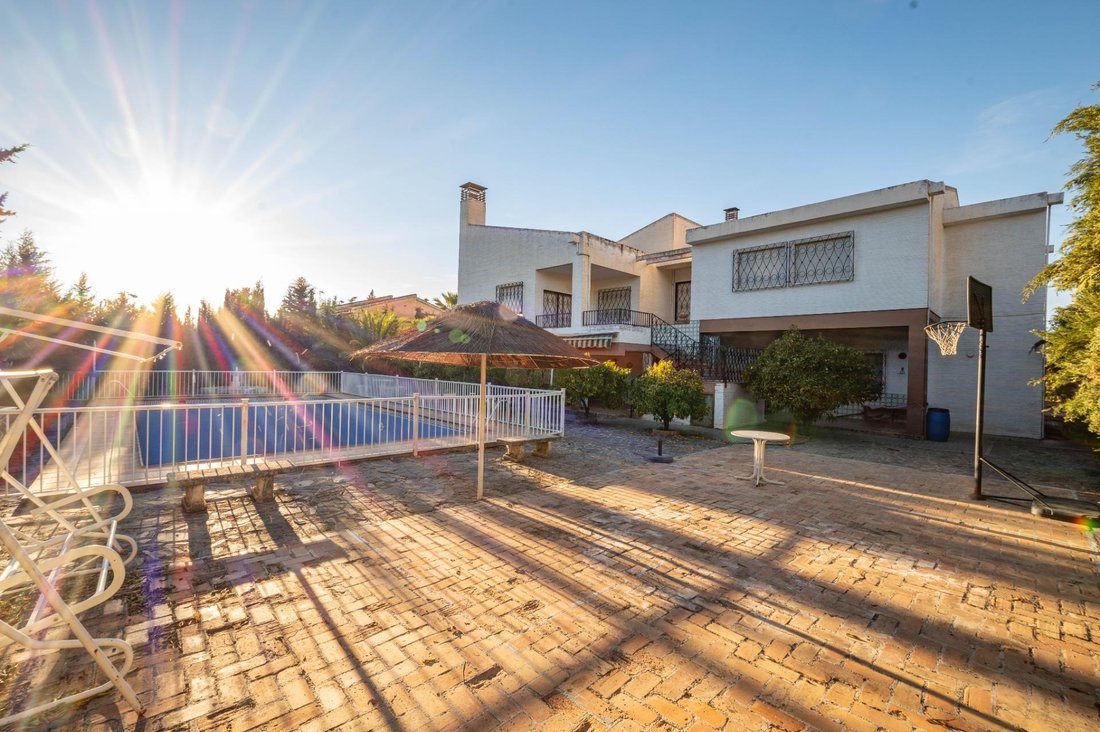 Villa in Huetor Vega, Andalusia, Spain 1 - 17046085