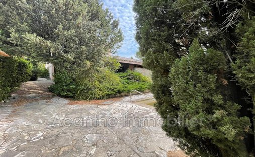 Stone Farmhouse With Gîtes And Vineyard In Aop Côtes Du Rhône 13 Ha Of Tranquility In The Gard