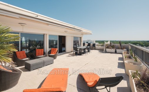 Stone Farmhouse With Gîtes And Vineyard In Aop Côtes Du Rhône 13 Ha Of Tranquility In The Gard