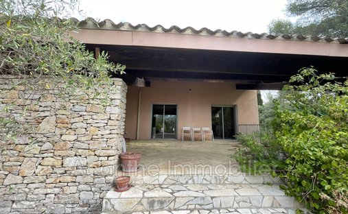 Stone Farmhouse With Gîtes And Vineyard In Aop Côtes Du Rhône 13 Ha Of Tranquility In The Gard