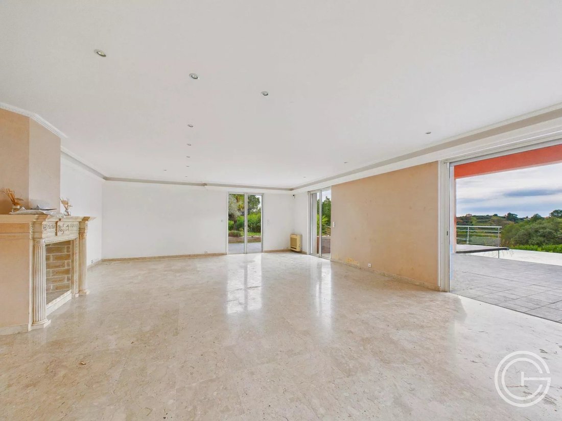 House in Val Fleuri-Montaleigne, Cagnes-sur-Mer, France 3 - 17045868