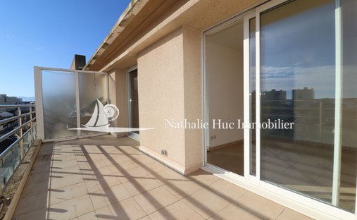 Stone Farmhouse With Gîtes And Vineyard In Aop Côtes Du Rhône 13 Ha Of Tranquility In The Gard