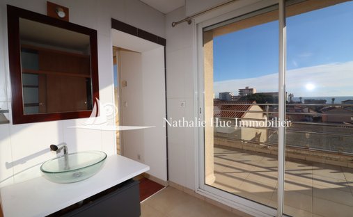 Stone Farmhouse With Gîtes And Vineyard In Aop Côtes Du Rhône 13 Ha Of Tranquility In The Gard