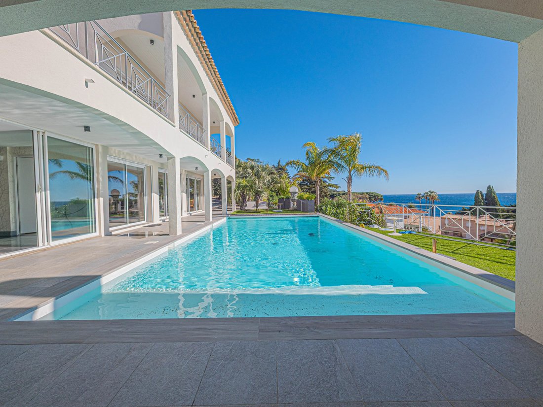 Villa in Ville-Les Saquedes-Le Bouillonnet, Sainte-Maxime, France 2 - 17046070