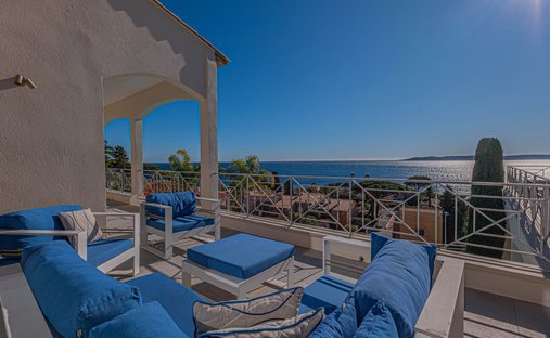 Villa in Ville-Les Saquedes-Le Bouillonnet, Sainte-Maxime, France 1