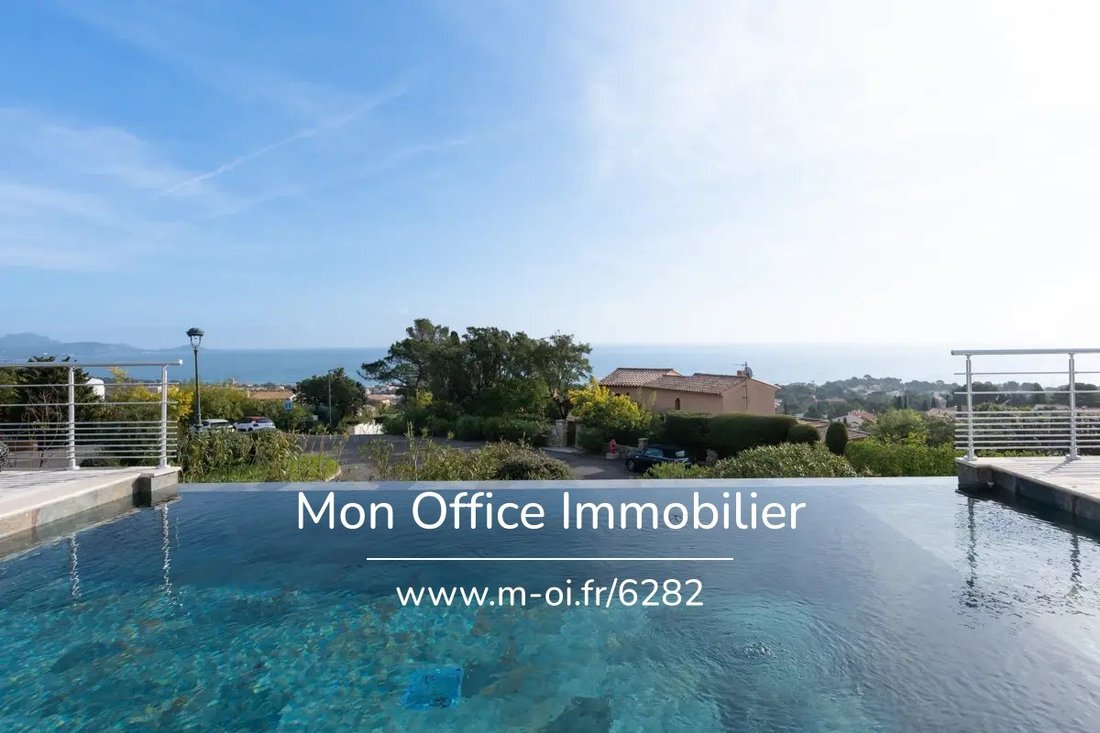 House in Frejus, Provence-Alpes-Côte d'Azur, France 2 - 17046040