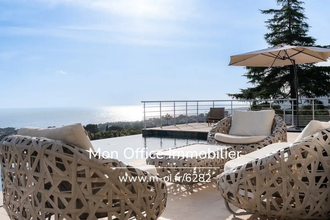 House in Frejus, Provence-Alpes-Côte d'Azur, France 1 - 17046040
