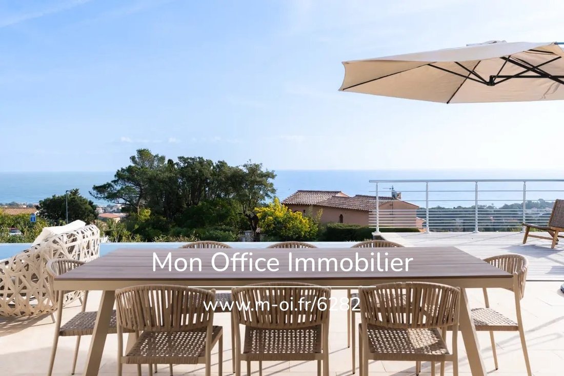 House in Frejus, Provence-Alpes-Côte d'Azur, France 3 - 17046040