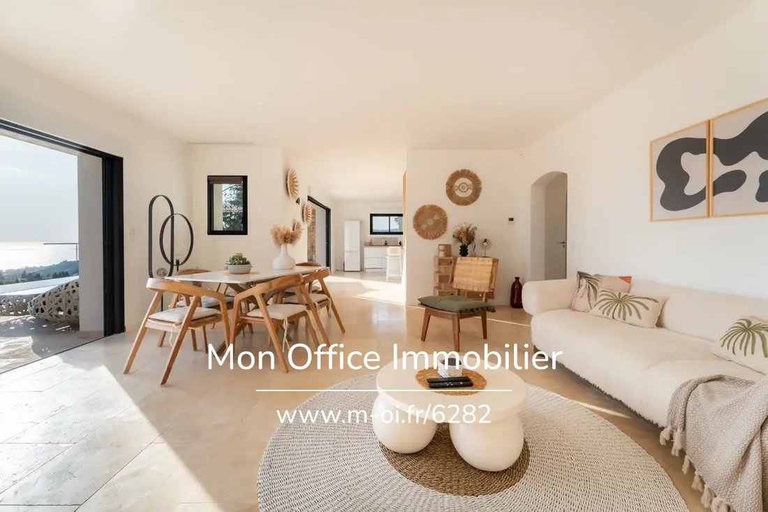 House in Frejus, Provence-Alpes-Côte d'Azur, France 4 - 17046040