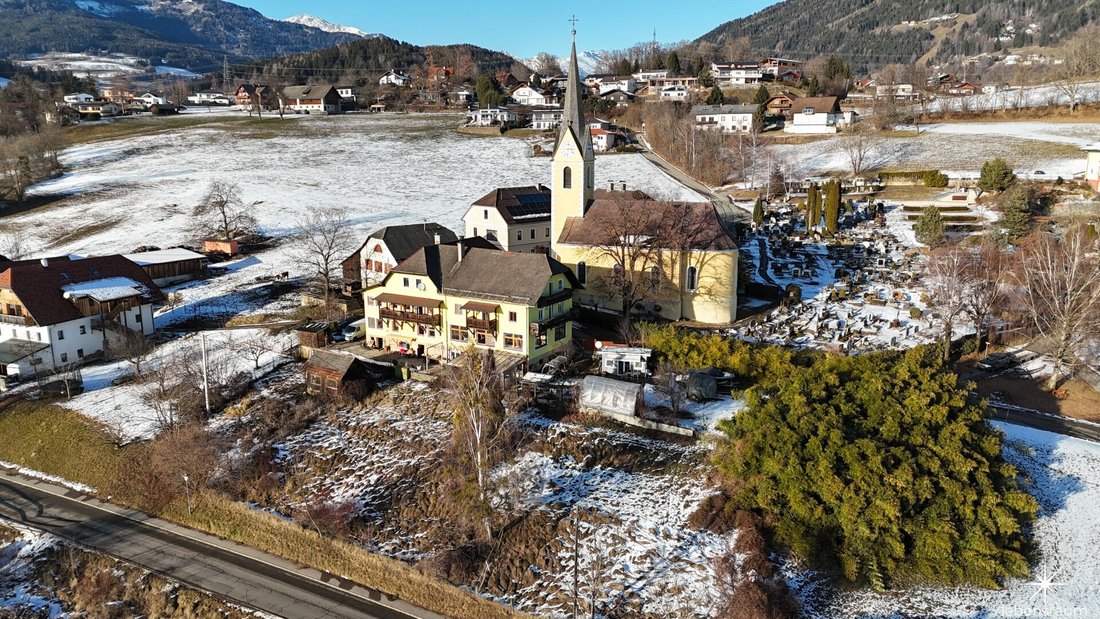 Nahe Seeboden Am Millstätter See: Großzügiges Mehrparteienhaus. 260 M² Ausbaureserve. Investment Mit