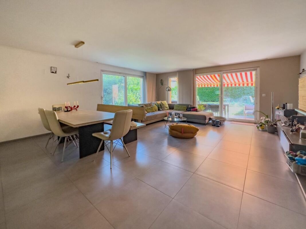 Villa in Grens, Vaud, Switzerland 5 - 17047197