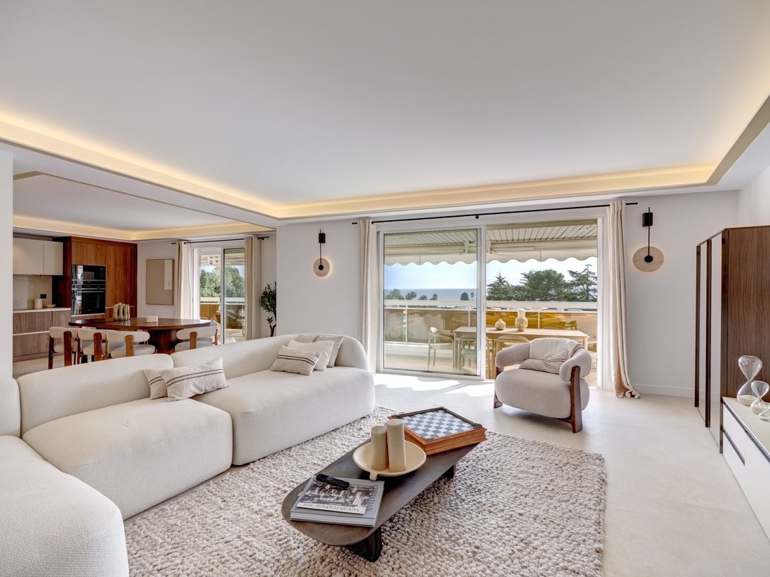 Apartment in Saint Nicolas, Cannes, France 3 - 17047261