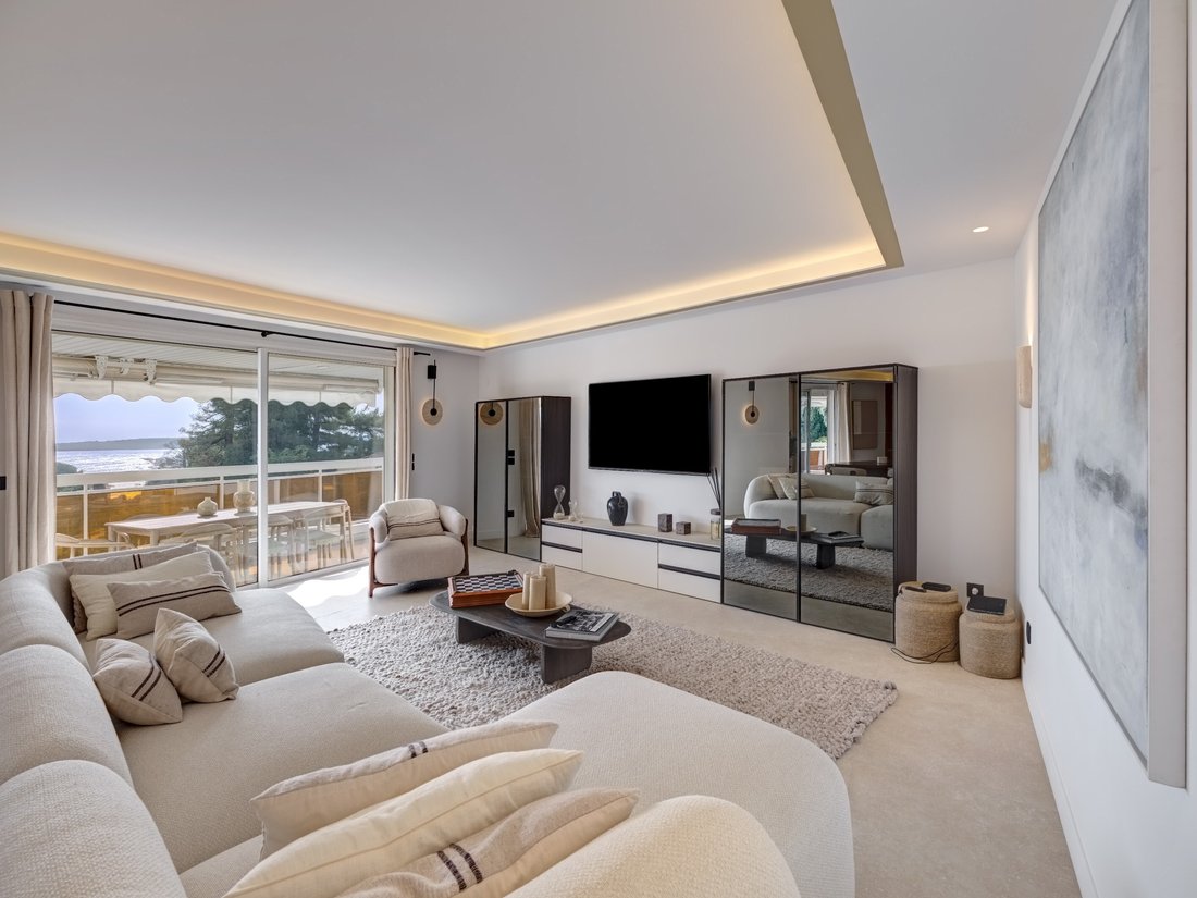 Apartment in Saint Nicolas, Cannes, France 4 - 17047261