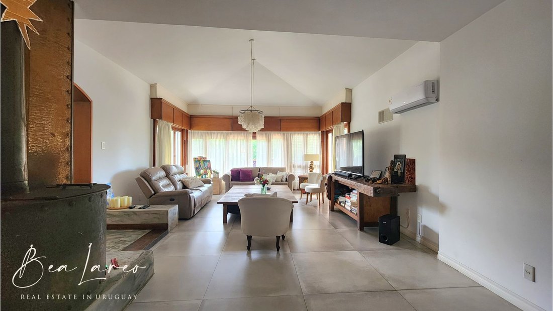 House in Montevideo, Departamento de Montevideo, Uruguay 5 - 17049922
