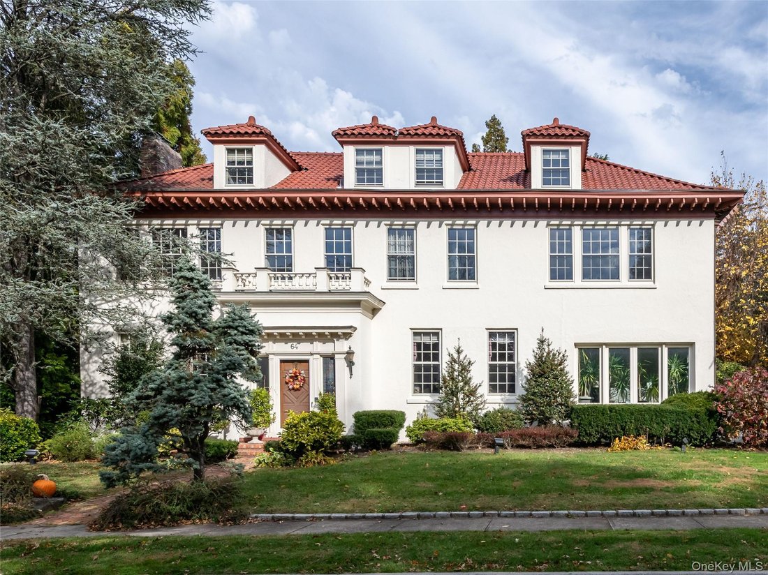 House in Manhasset, New York, United States 1 - 17053103