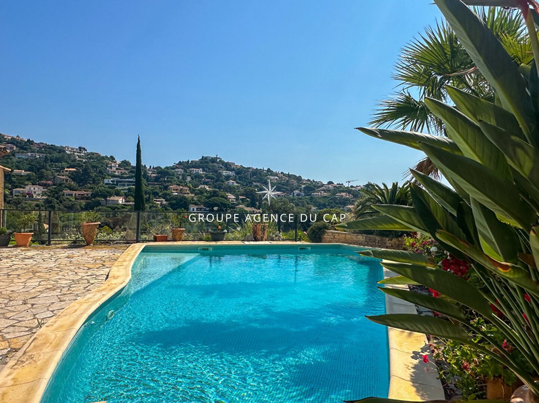 Villa in Les Issambres, Roquebrune-sur-Argens, France 4 - 15740367