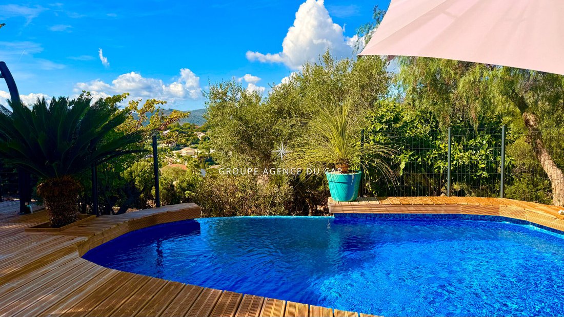 Villa in Les Issambres, Roquebrune-sur-Argens, France 2 - 13090446