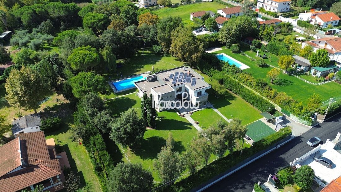 Villa in Center, Massa, Italy 3 - 17050620